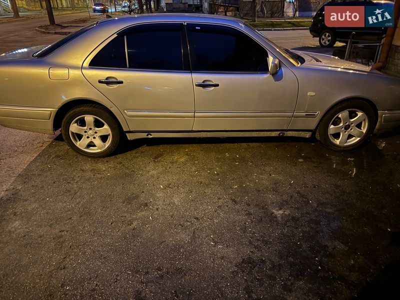 Седан Mercedes-Benz E-Class 1997 в Харькове