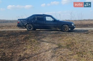 Седан Mercedes-Benz E-Class 1992 в Тернополі
