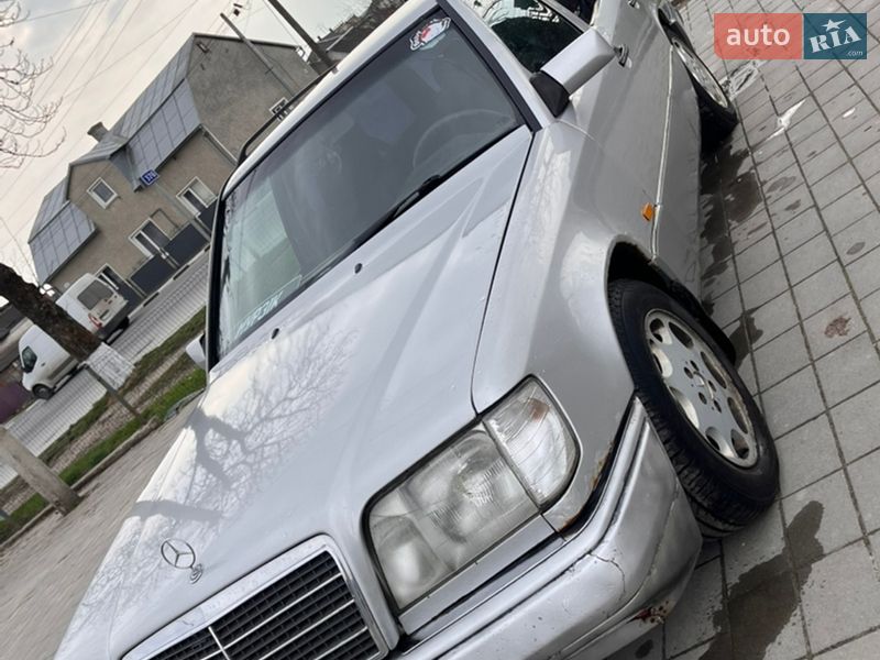Mercedes-Benz E-Class 1995