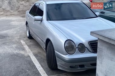 Седан Mercedes-Benz E-Class 2001 в Богодухове