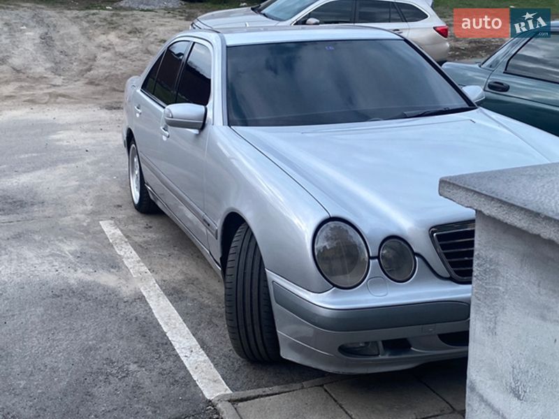 Mercedes-Benz E-Class 2001
