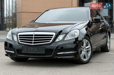 Седан Mercedes-Benz E-Class 2012 в Днепре
