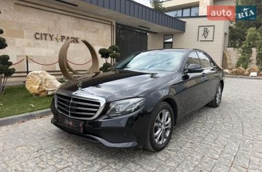 Седан Mercedes-Benz E-Class 2017 в Львові