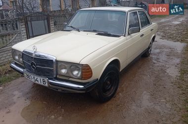 Седан Mercedes-Benz E-Class 1986 в Надворной
