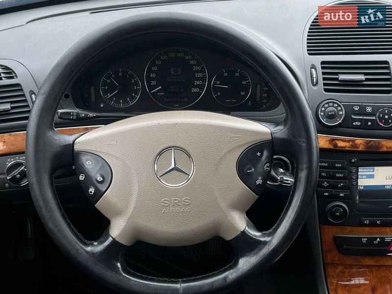 Седан Mercedes-Benz E-Class 2002 в Николаеве