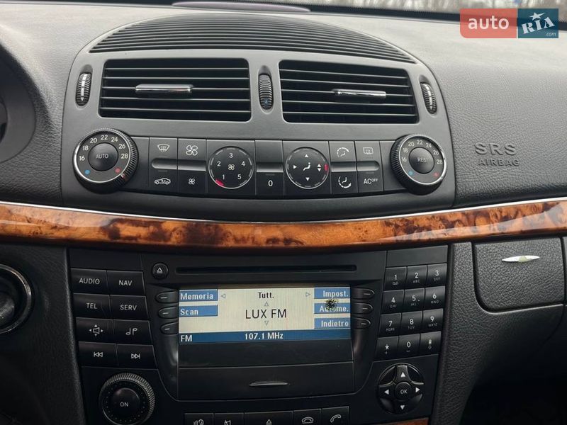 Седан Mercedes-Benz E-Class 2002 в Николаеве