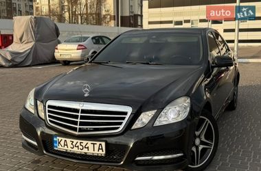 Седан Mercedes-Benz E-Class 2012 в Києві