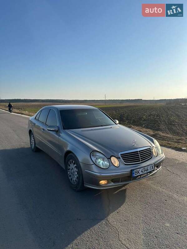 Mercedes-Benz E-Class 2004