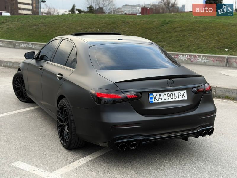 Седан Mercedes-Benz E-Class 2016 в Киеве