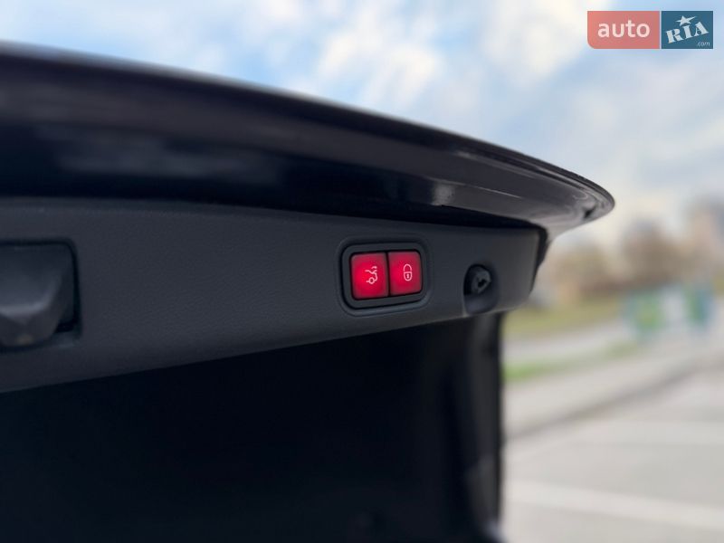 Седан Mercedes-Benz E-Class 2016 в Киеве