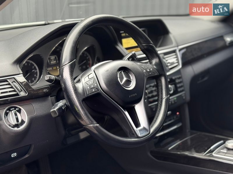 Седан Mercedes-Benz E-Class 2012 в Николаеве