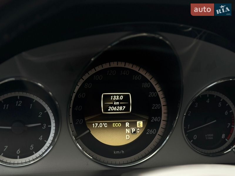 Седан Mercedes-Benz E-Class 2012 в Николаеве