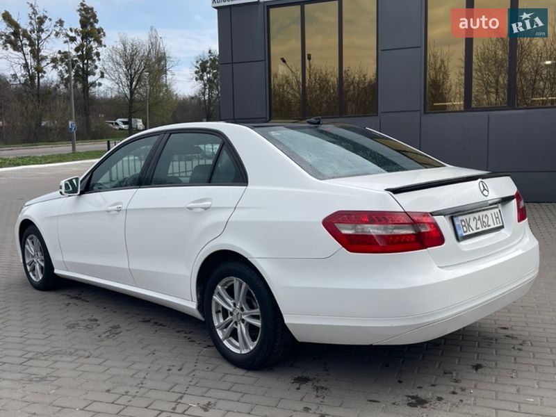 Седан Mercedes-Benz E-Class 2011 в Ровно