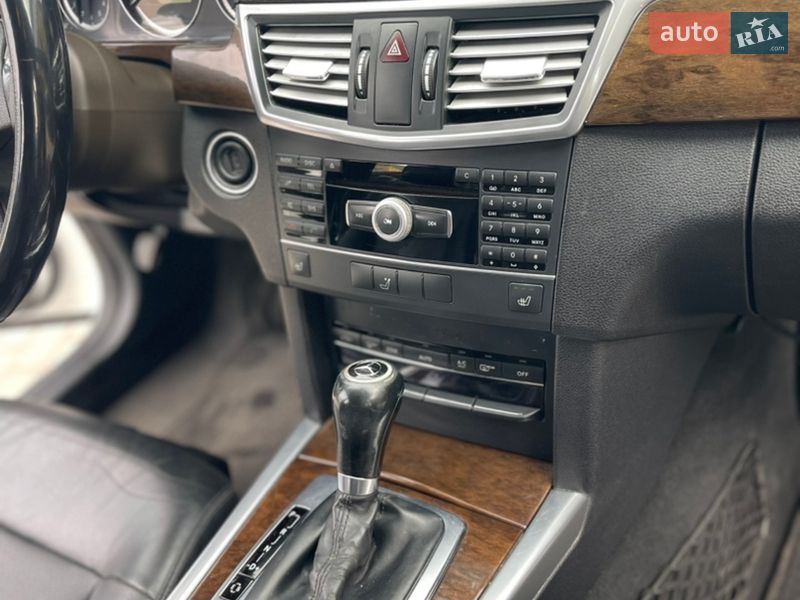 Седан Mercedes-Benz E-Class 2011 в Ровно