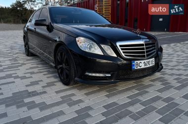 Седан Mercedes-Benz E-Class 2012 в Львове