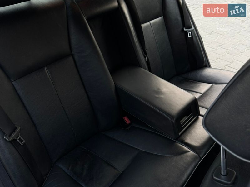 Седан Mercedes-Benz E-Class 2001 в Львове