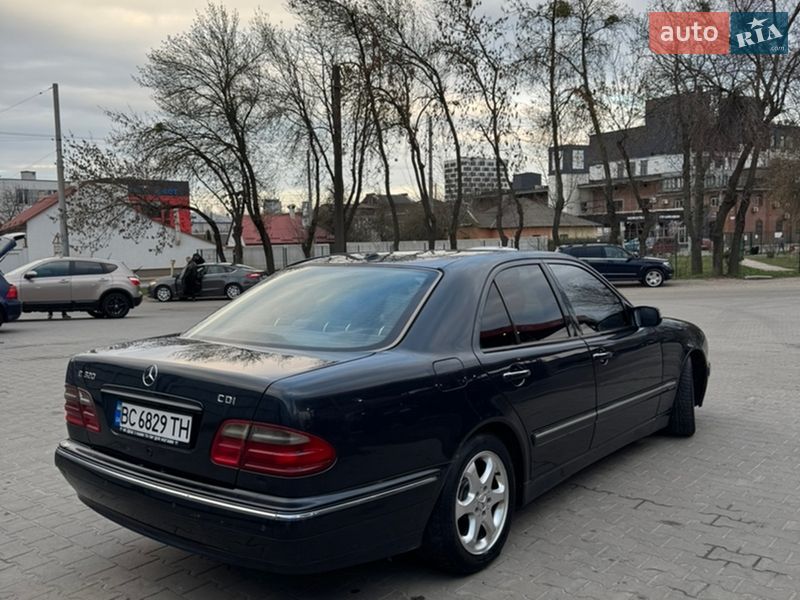 Седан Mercedes-Benz E-Class 2001 в Львове