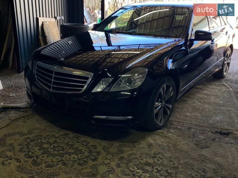Mercedes-Benz E-Class 2011