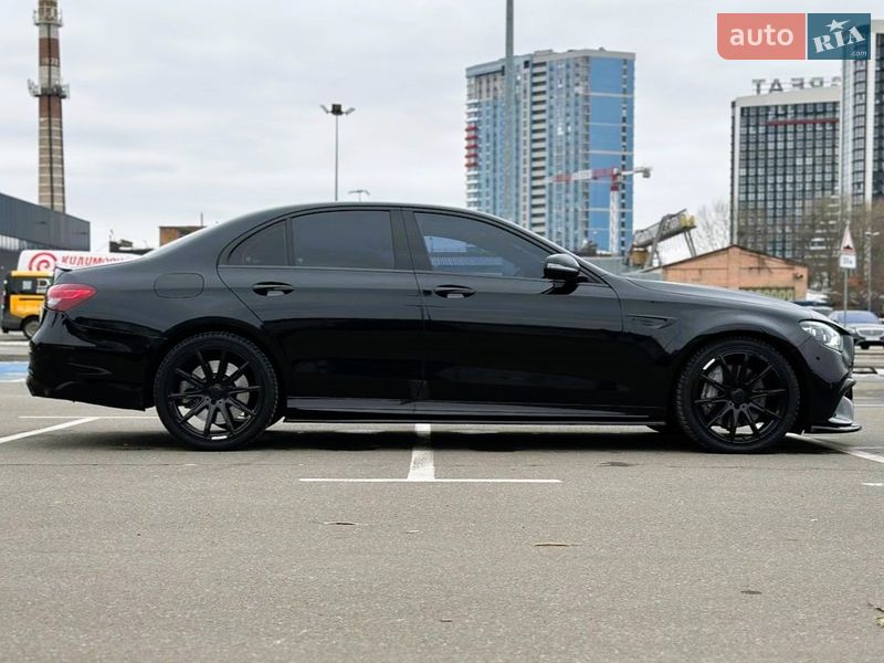 Седан Mercedes-Benz E-Class 2019 в Киеве