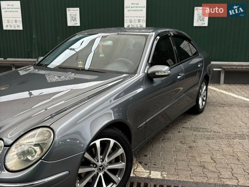 Седан Mercedes-Benz E-Class 2005 в Черновцах