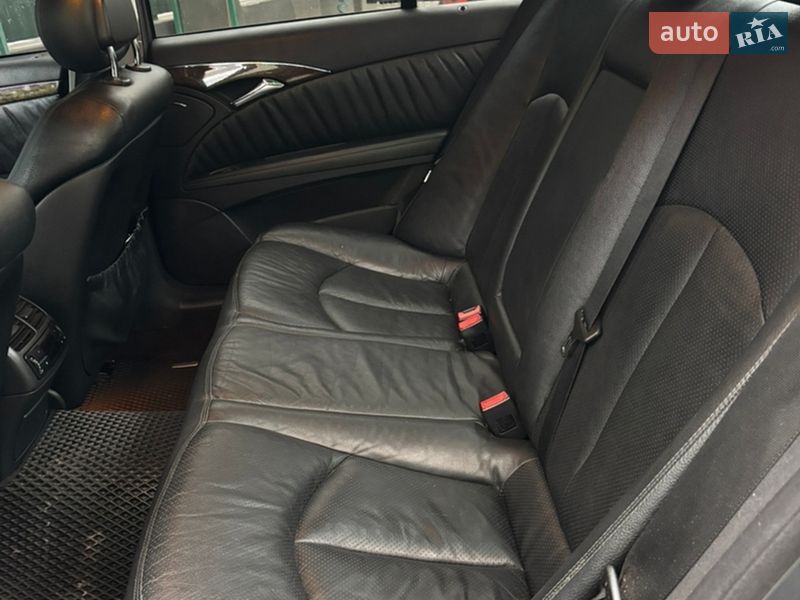 Седан Mercedes-Benz E-Class 2005 в Черновцах
