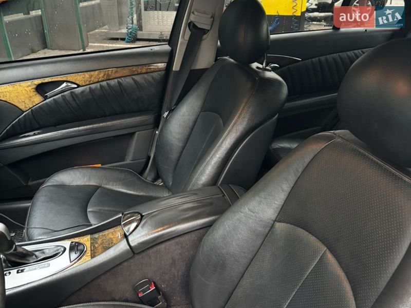 Седан Mercedes-Benz E-Class 2005 в Черновцах