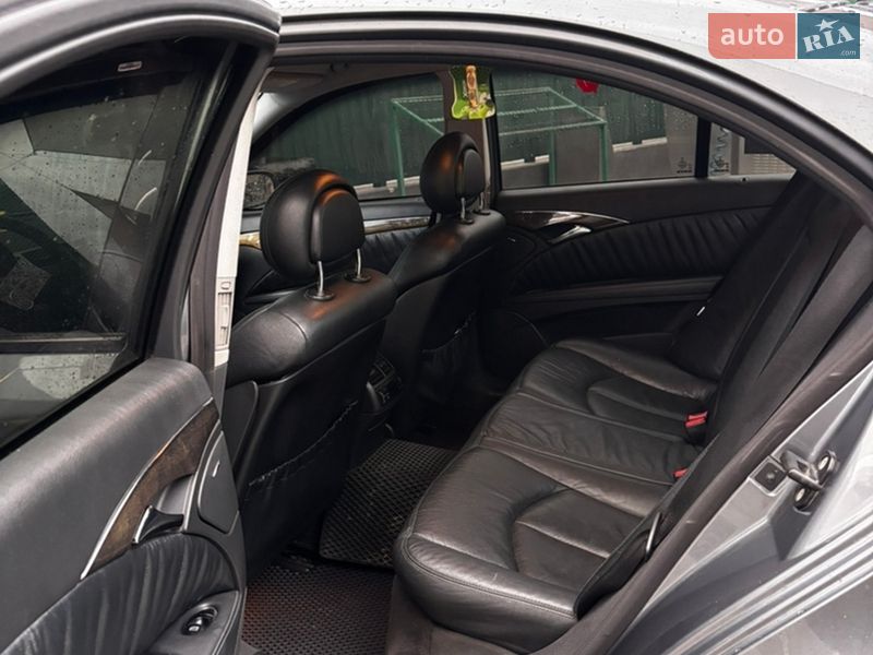 Седан Mercedes-Benz E-Class 2005 в Черновцах