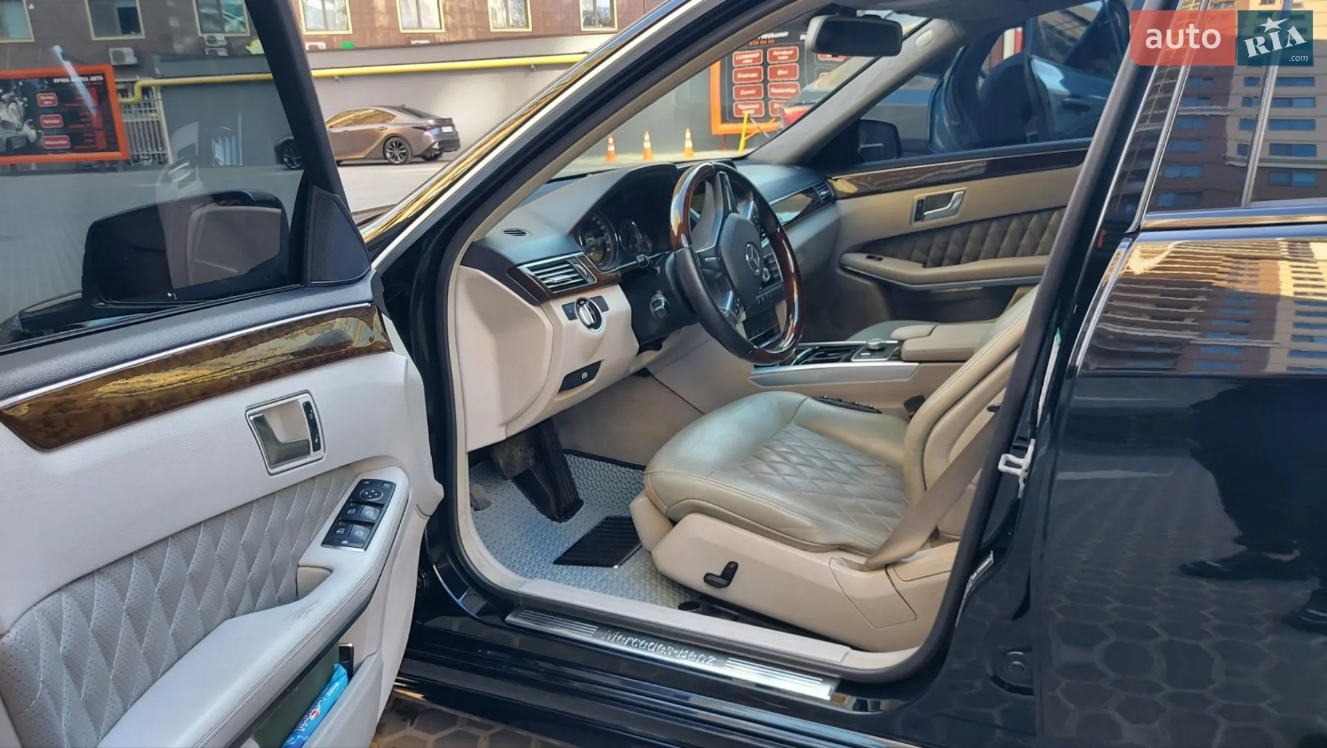 2012 Mercedes-Benz E-klasse - мініатюра 18