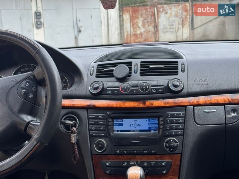 Седан Mercedes-Benz E-Class 2004 в Хмельницком