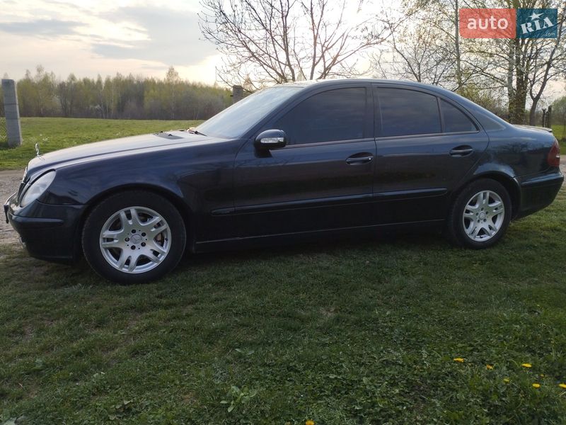 Седан Mercedes-Benz E-Class 2002 в Білки