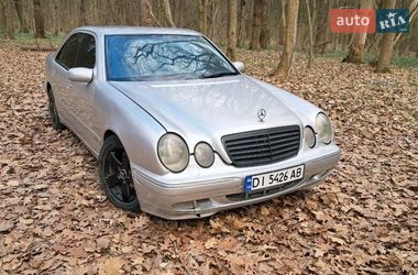 Седан Mercedes-Benz E-Class 2000 в Остроге