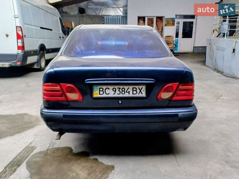 Седан Mercedes-Benz E-Class 1997 в Львове