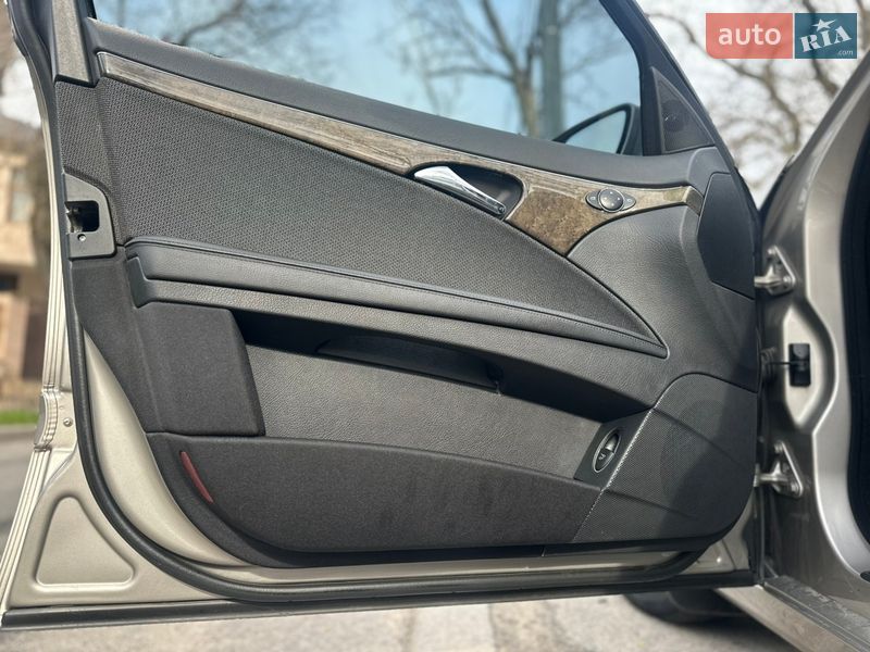 Седан Mercedes-Benz E-Class 2006 в Одессе