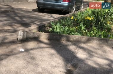 Седан Mercedes-Benz E-Class 2002 в Вінниці