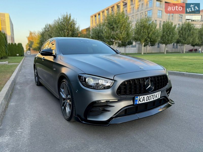 Mercedes-Benz E-Class 2022