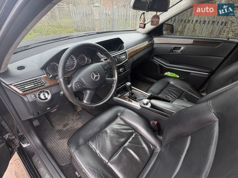 Седан Mercedes-Benz E-Class 2010 в Калуше
