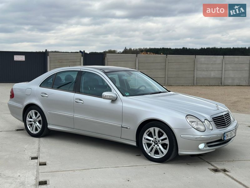 Седан Mercedes-Benz E-Class 2003 в Костополе