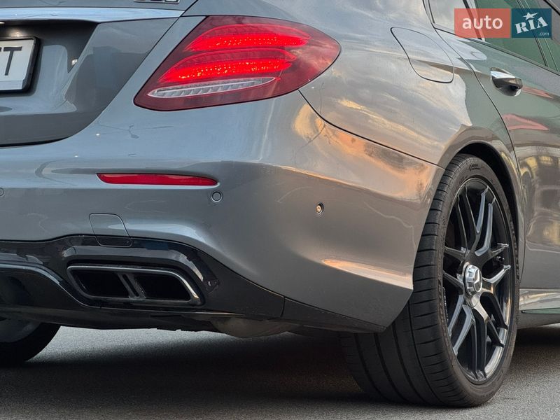 Седан Mercedes-Benz E-Class 2017 в Киеве