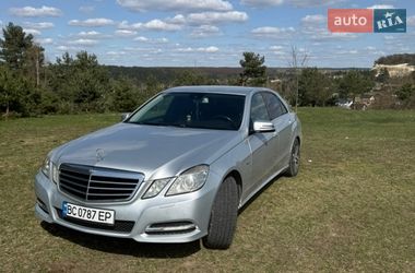 Седан Mercedes-Benz E-Class 2012 в Львове