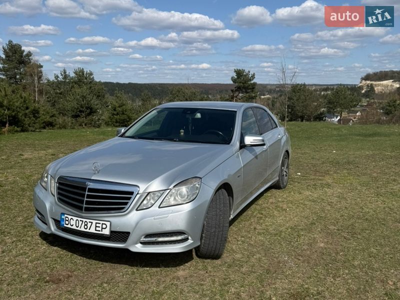 Седан Mercedes-Benz E-Class 2012 в Львове фото Седан Mercedes-Benz E-Class 2012 в Львове