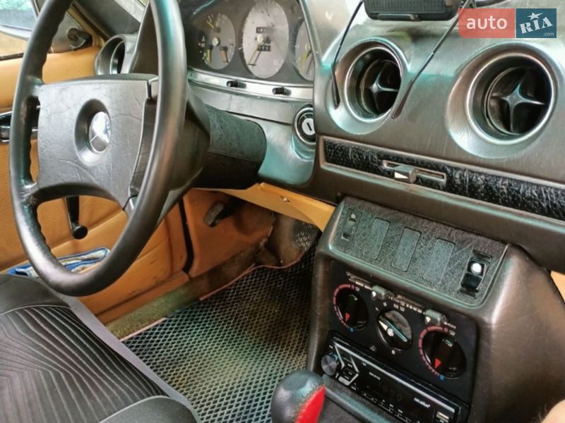 Mercedes-Benz E-Class 1981 Mercedes-Benz E-Class 1981