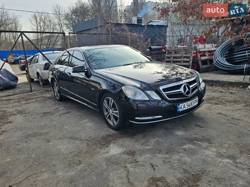 Седан Mercedes-Benz E-Class 2012 в Києві