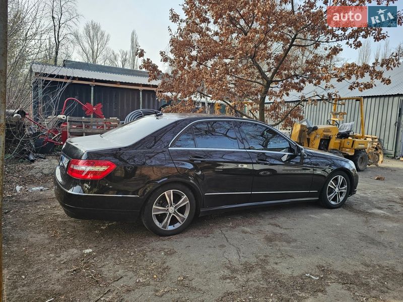 Седан Mercedes-Benz E-Class 2012 в Києві