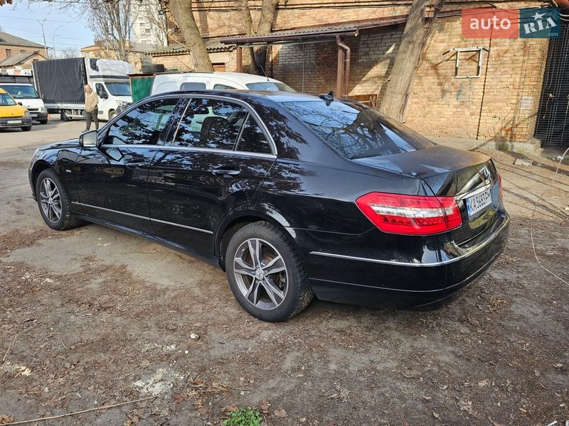 Седан Mercedes-Benz E-Class 2012 в Києві