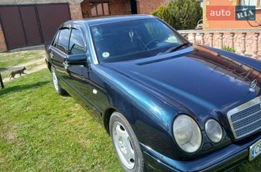 Седан Mercedes-Benz E-Class 1997 в Горбовой