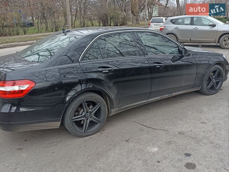 Mercedes-Benz E-Class 2011