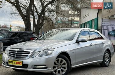 Седан Mercedes-Benz E-Class 2010 в Николаеве