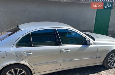 Седан Mercedes-Benz E-Class 2003 в Кременце