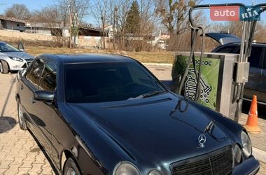 Седан Mercedes-Benz E-Class 2000 в Черновцах