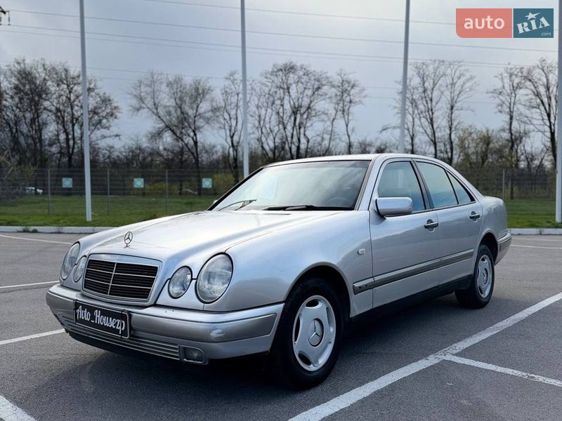 Mercedes-Benz E-Class 1996